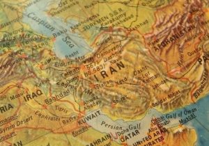 «بیار نامه که بنویسم&#۸۲۳۰;» مکاتبه شاعرانه از تهران تا کالیفرنیا