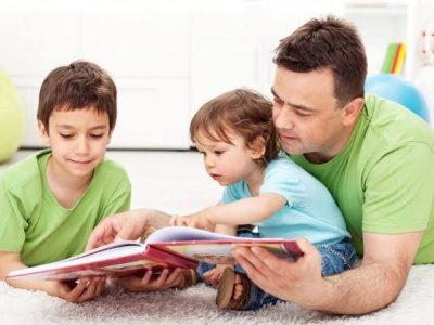 چگونه کودکان را به کتاب خواندن علاقمند کنیم؟