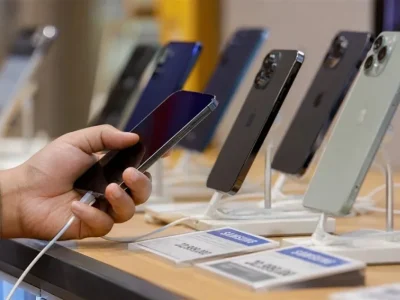 قیمت گوشی موبایل در مسیر کاهش؛ پیش‌بینی افت ۲۰ تا ۳۰ درصدی بازار
