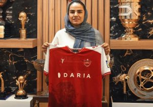فرشته کریمی پرسپولیسی شد؛ ستاره فوتسال روی چمن