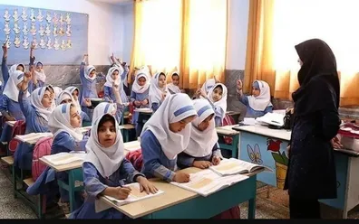 مدارس فعلاً حضوری هستند؛ تصمیم نهایی با استانداران است
