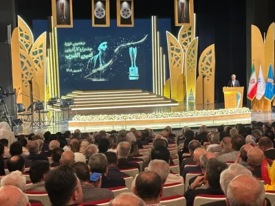 رئیس اتاق تهران: اقتصاد جنگی با قواعد دوره صلح اداره نمی‌شود