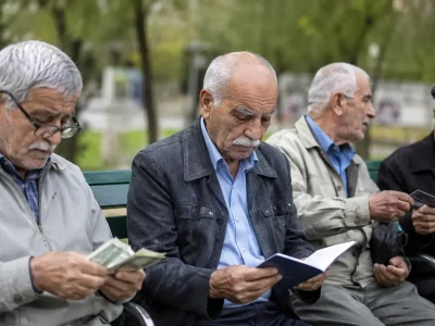 کیف پول بازنشستگان؛ وعده افزایش ۵ درصدی قدرت خرید